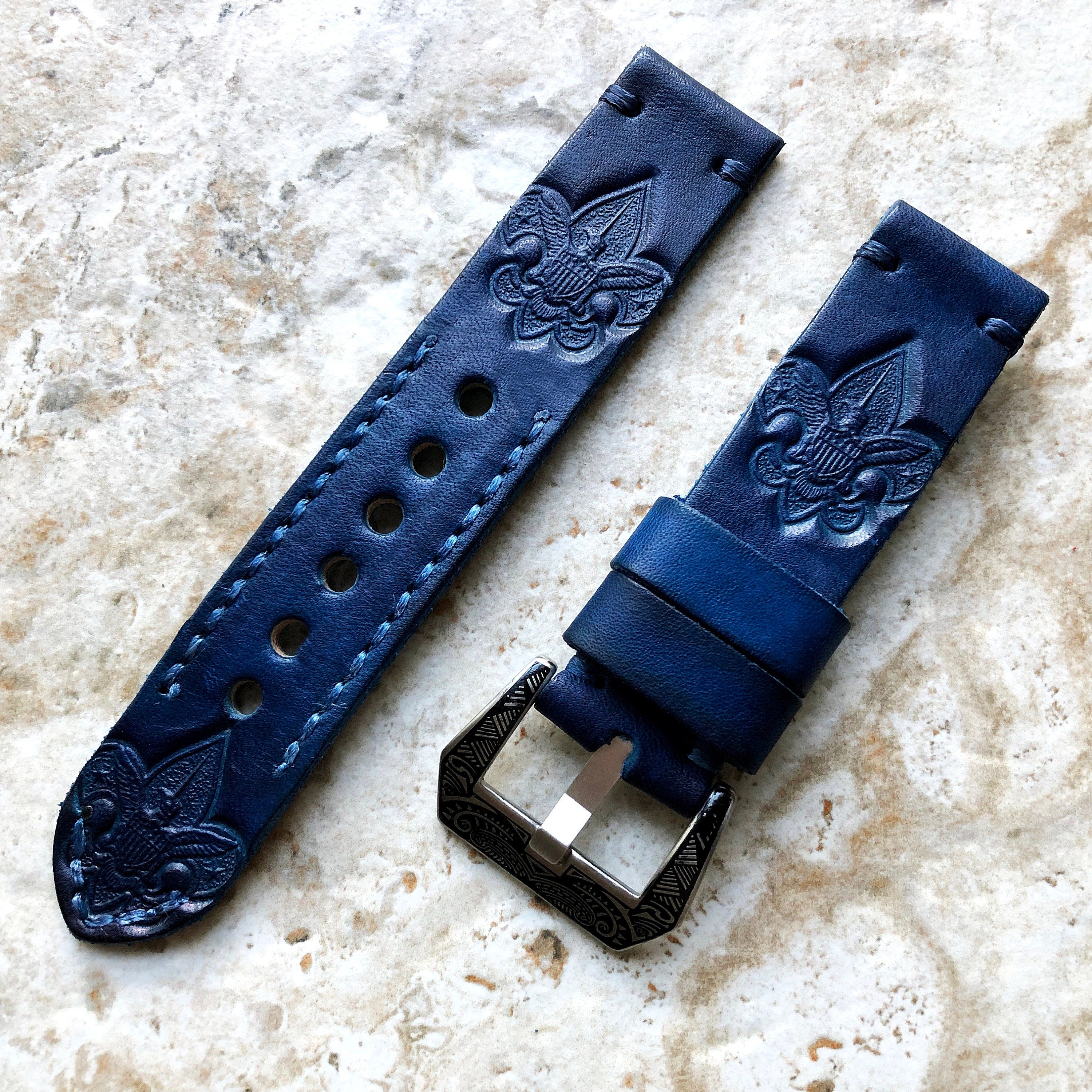 BS of America Band 22mm 24mm 25mm Embossed Genuine Leather Compatible with Apple Watch Fitbit Versa 2 3 4 Sense 2 Ionic Handmade Strap